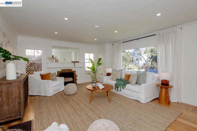 1321 Pearl St, Alameda