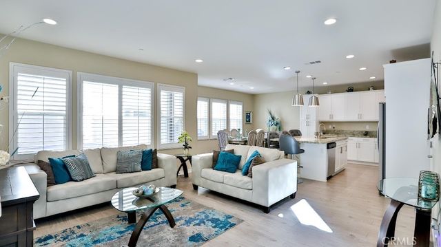 4693 Holly, Long Beach