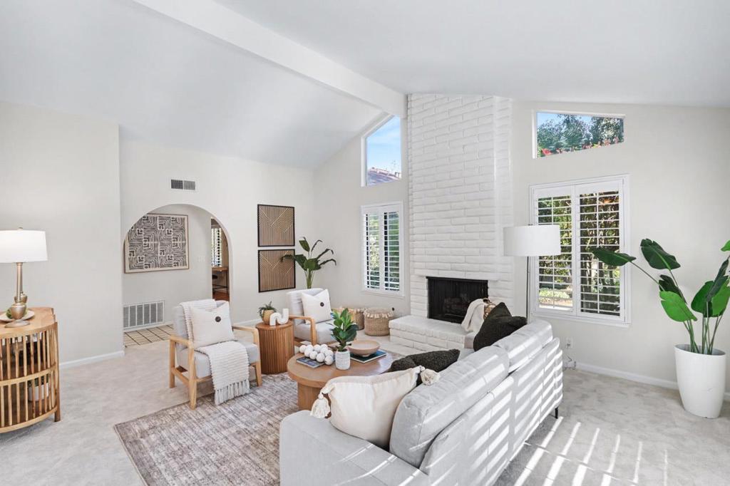 19816 Vineyard Lane, Saratoga