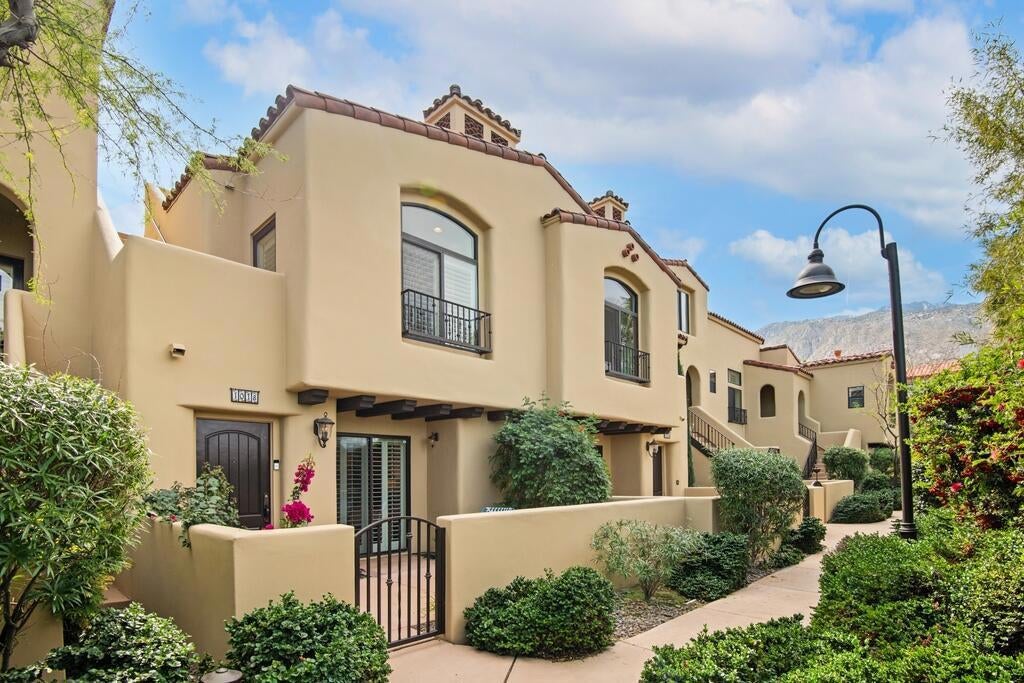 1018 Villorrio Drive N, Palm Springs