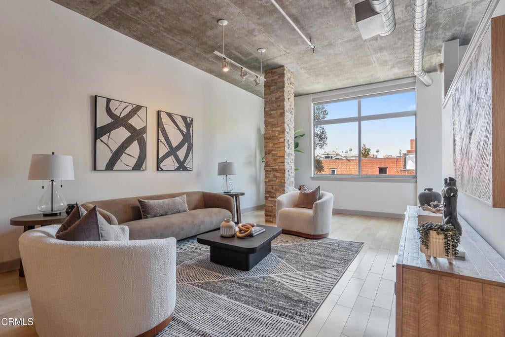 Photo of Listing #P1-26196