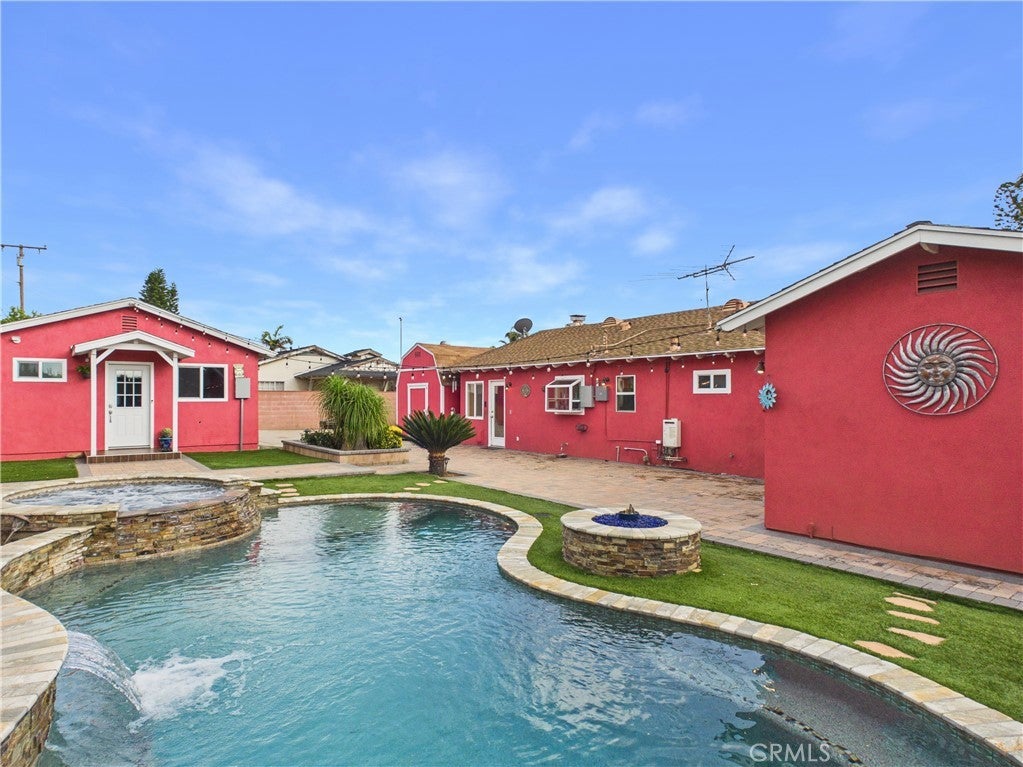 Photo of Listing #RS26053042