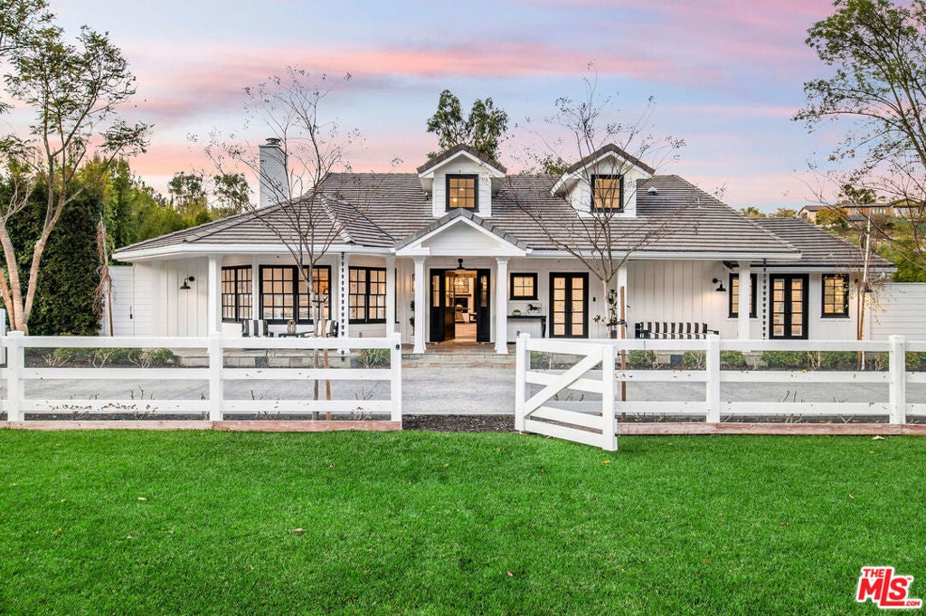 Photo of Listing #26656497