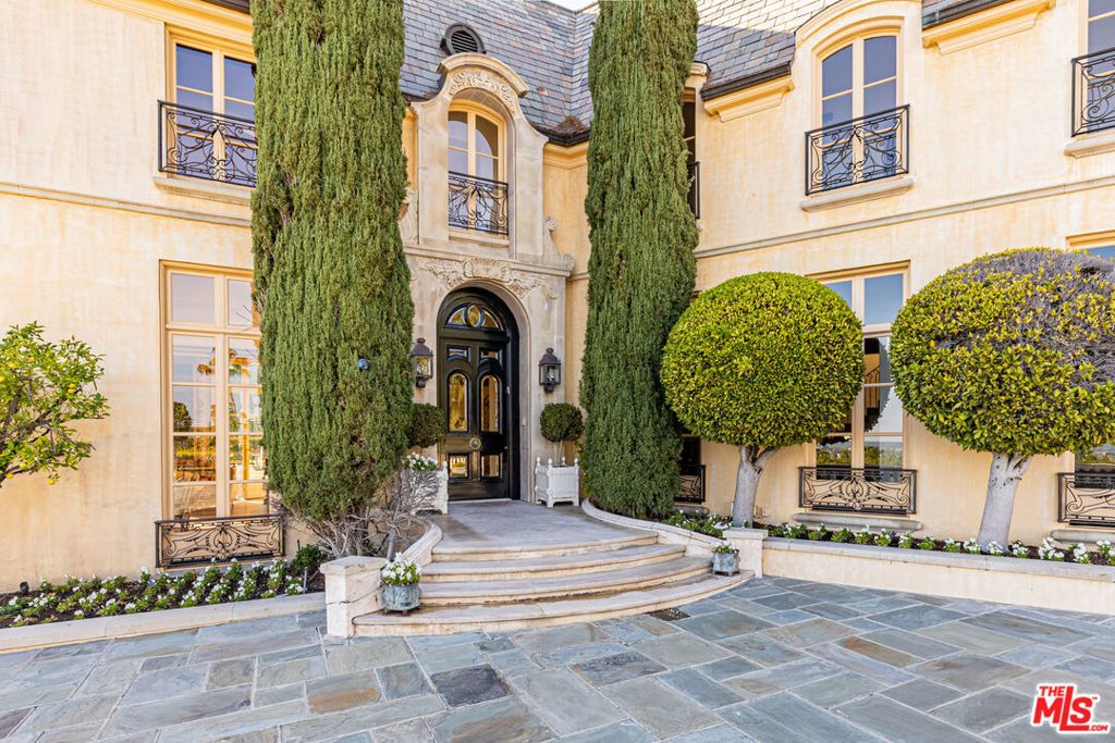 1115 La Altura Road, Beverly Hills