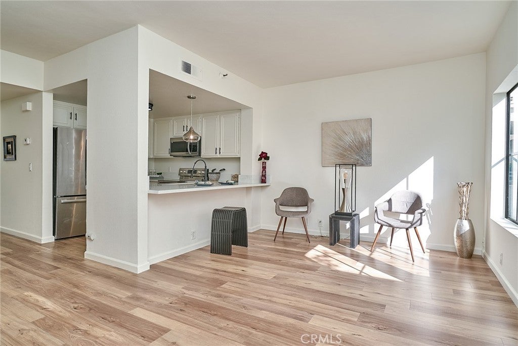 720 4th 305, Long Beach