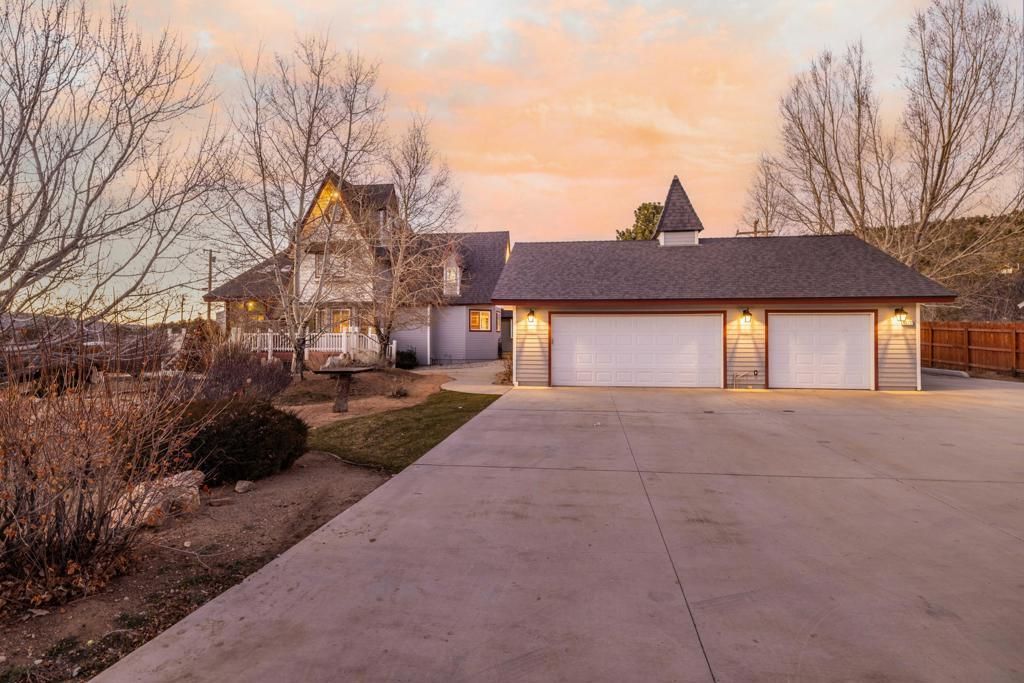46712 Pioneer Town Road, Big Bear