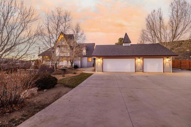 46712 Pioneer Town Road, Big Bear