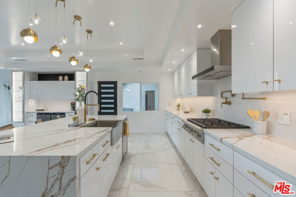 Photo of Listing #26663045