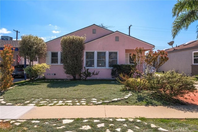 4904 W 121 St, Hawthorne.