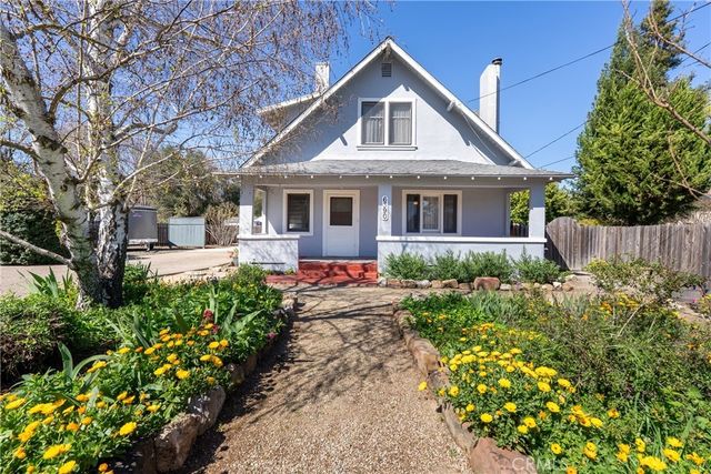 6390 Navajoa, Atascadero