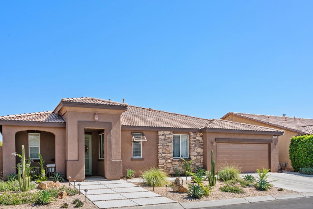 42694 La Danza Court, Palm Desert