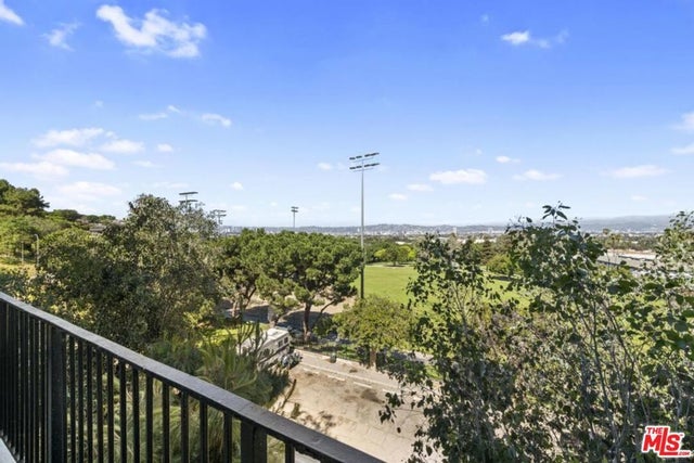 4749 Don Ricardo Drive, Los Angeles