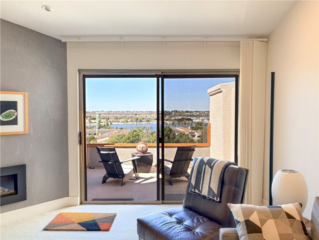 128 Villa Point, Newport Beach
