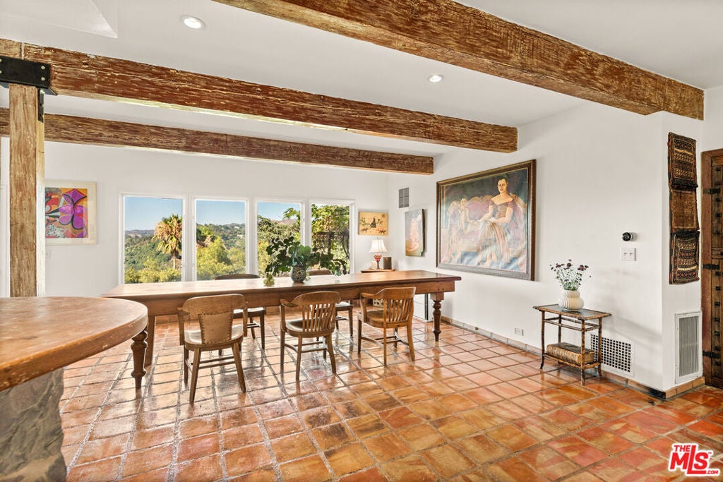 Photo of Listing #26663337