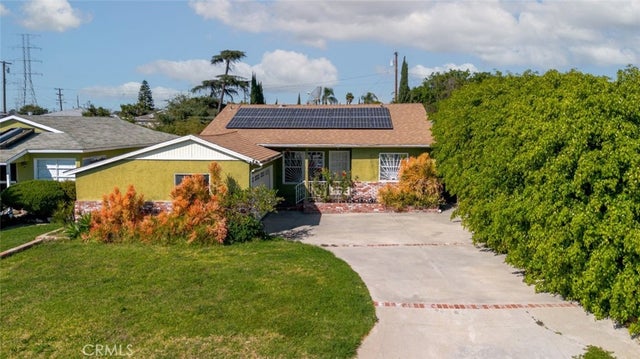 1233 W 122nd, Los Angeles