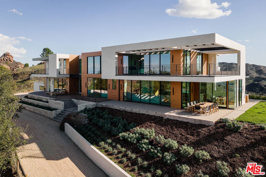 Photo of Listing #26663275