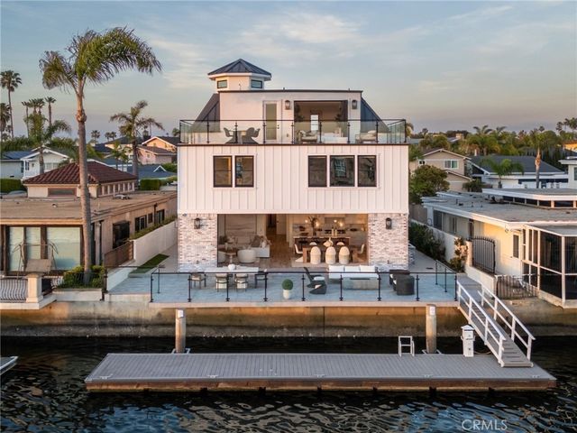 17007 Edgewater Lane, Huntington Beach
