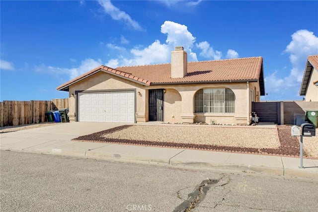 15920 Foxwood, Victorville