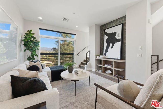 2753 Waverly Drive # 806, Los Angeles