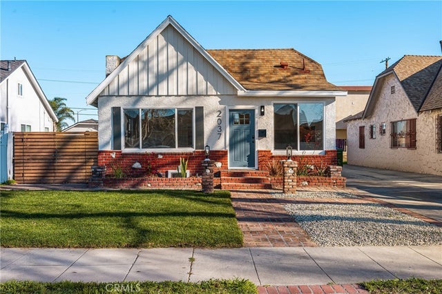 2037 W 64th, Los Angeles