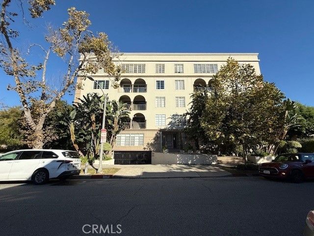 434 S Canon # 202, Beverly Hills