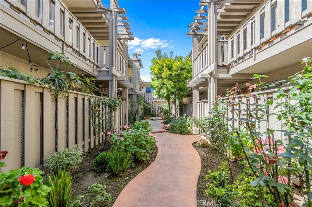 Photo of Listing #PW26049943