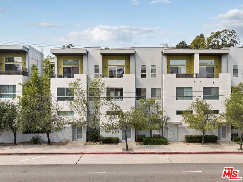2397 Silver Lake Boulevard 22, Los Angeles