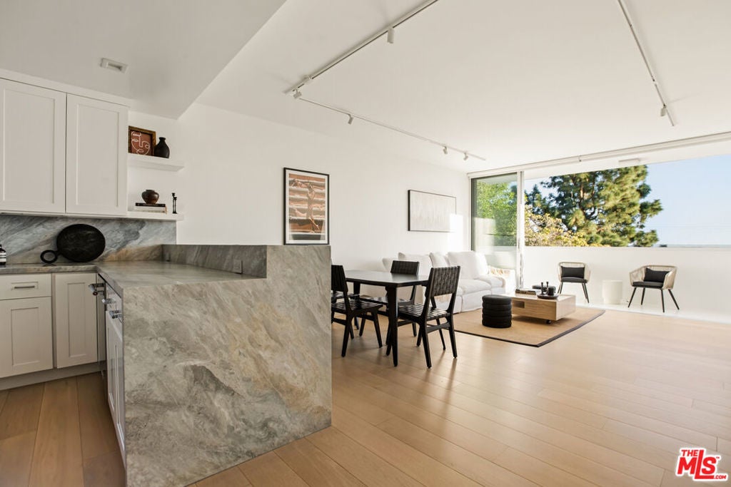 Photo of Listing #26662123