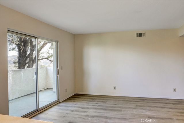 21309 Eucalyptus # 203, Newhall