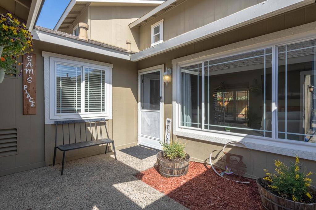 19311 Creekside Circle, Salinas