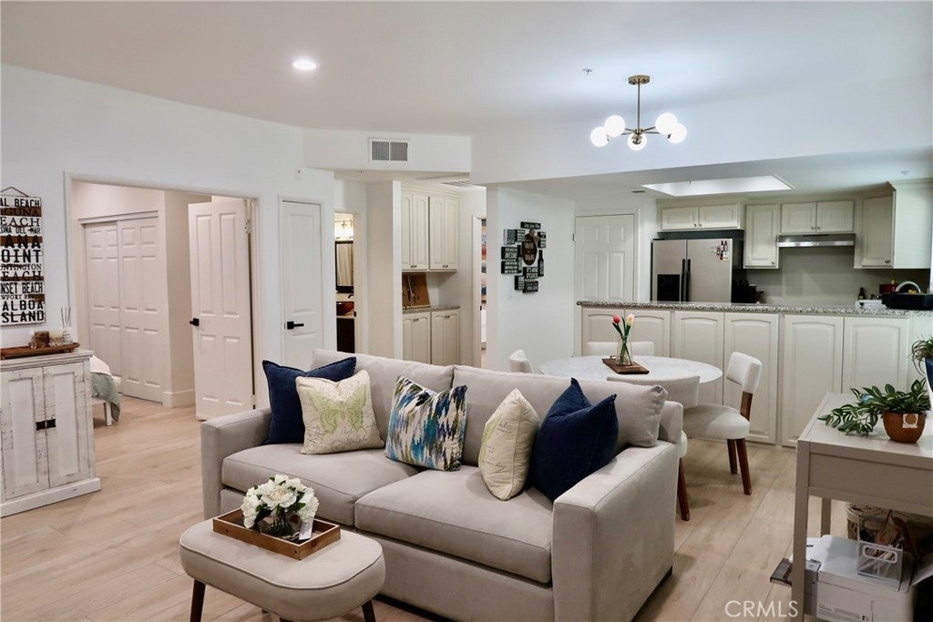 Photo of Listing #OC26053036