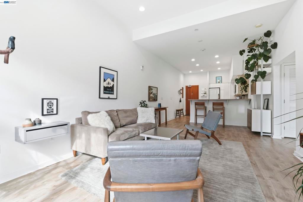 Photo of Listing #41127052