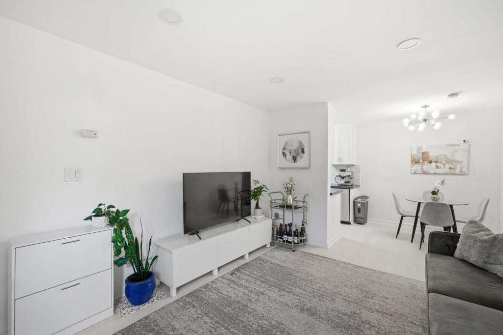 408 Boardwalk Avenue 1, San Bruno