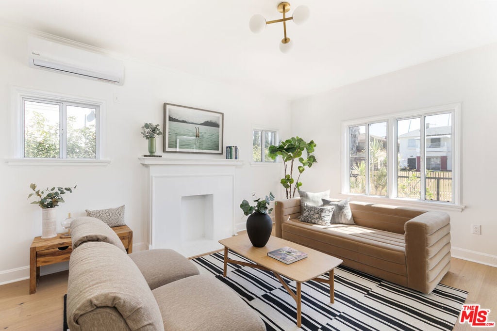 Photo of Listing #26654491