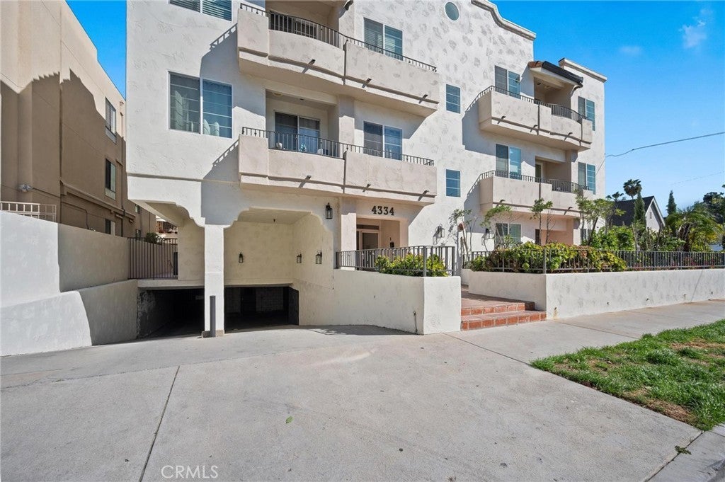 4334 Colbath Avenue 304, Sherman Oaks