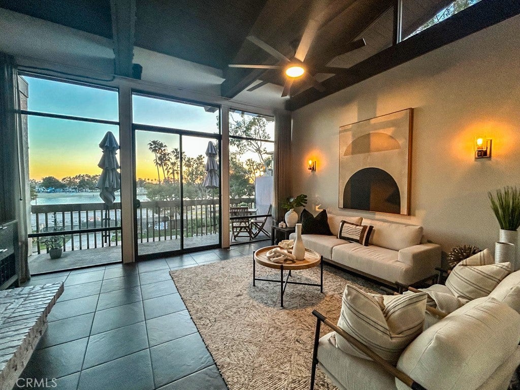 5322 Marina Pacifica, Long Beach