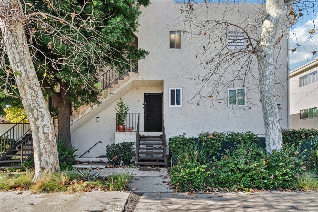 7439 Woodman Avenue 31, Van Nuys