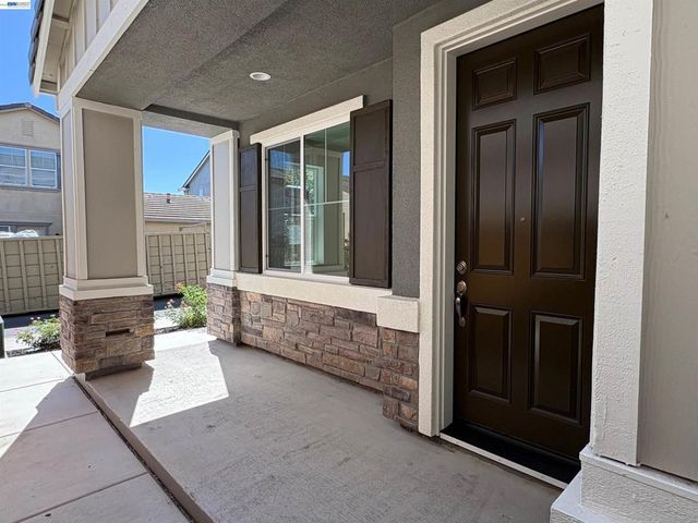 222 Mindy Way, Pittsburg