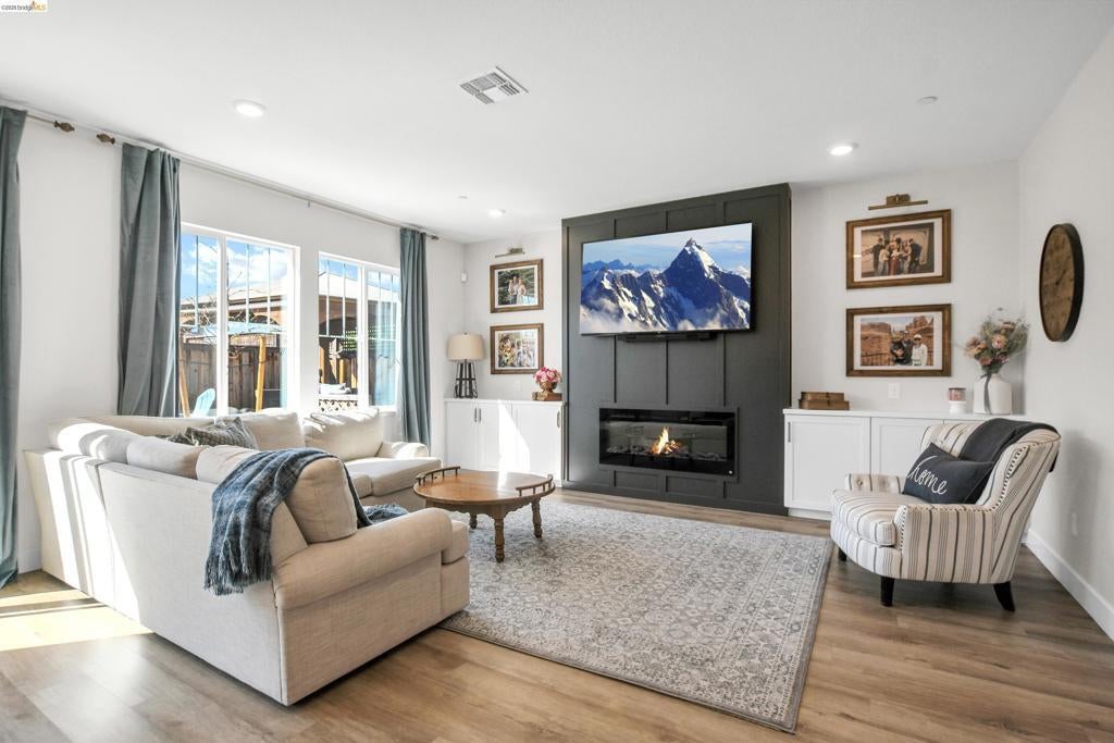 Photo of Listing #41127205