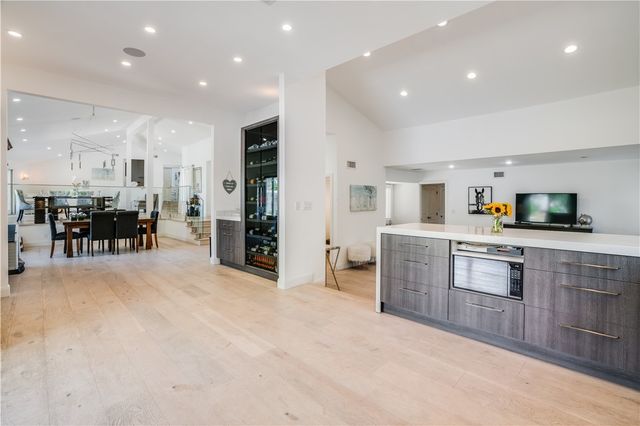 23760 Oakfield, Hidden Hills