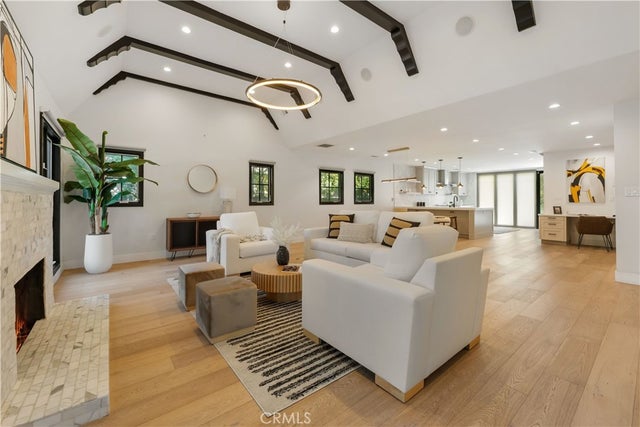 846 S Cloverdale, Los Angeles