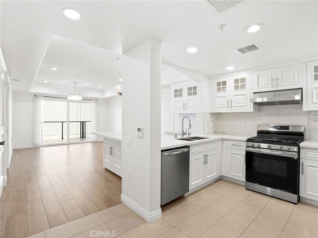 1598 Long Beach 214, Long Beach