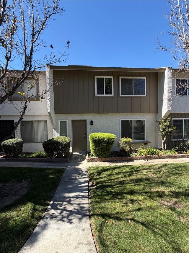 1091 Clark, Riverside