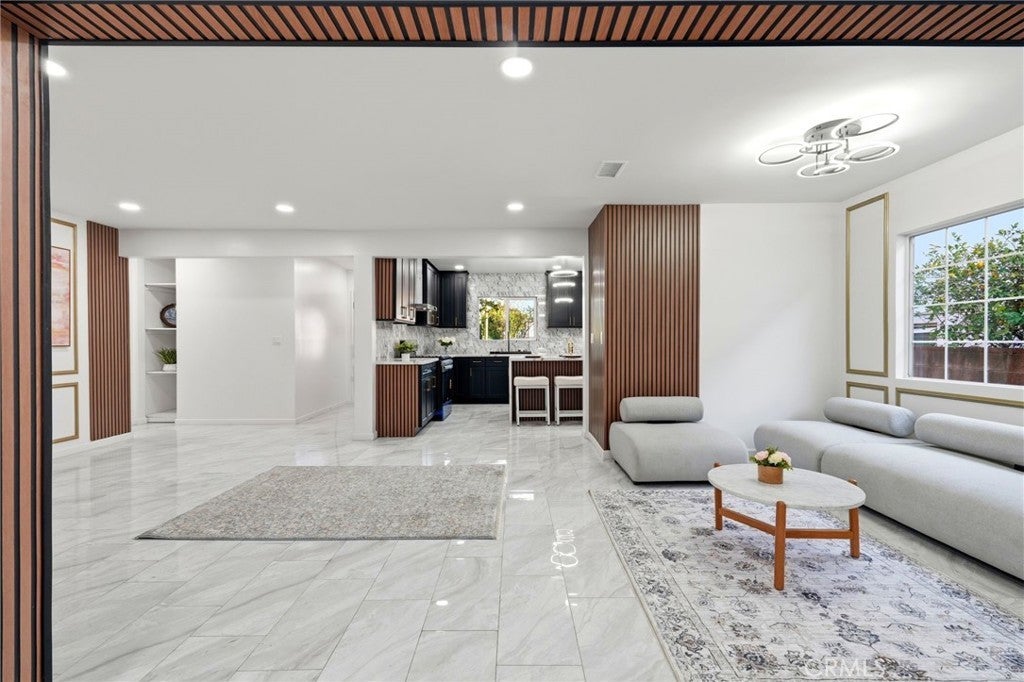 Photo of Listing #SR26056071