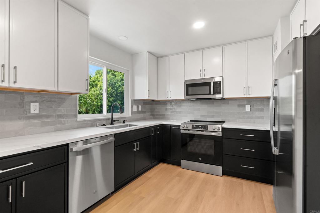 Photo of Listing #PTP2601979