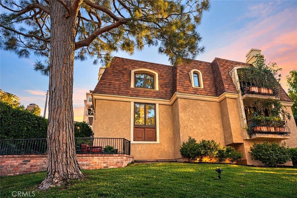 4370 W 8th, Los Angeles