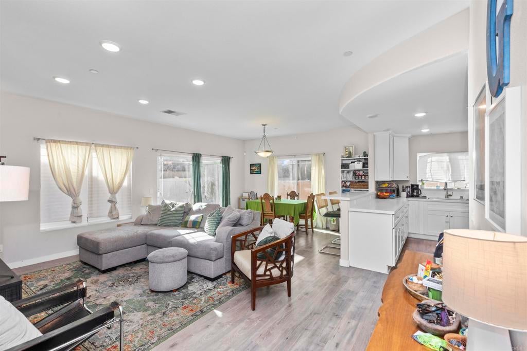 Photo of Listing #PTP2601984