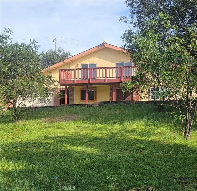7254 Studio Road, Canoga Park