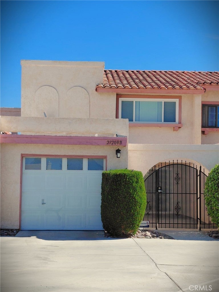 27209 Outrigger B, Helendale