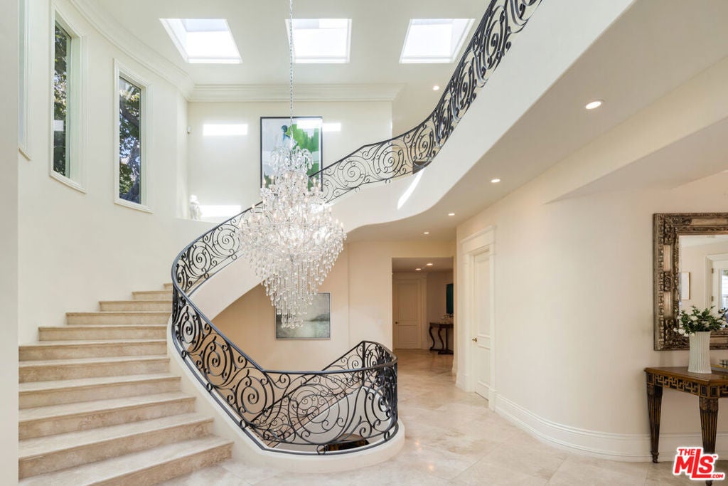 Photo of Listing #26663039